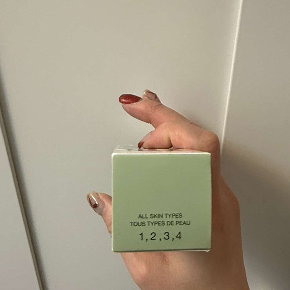 Even Better Clinical™ Radical Dark Spot Corrector + Interrupter-50 ml BNIB - Picture 10 of 11